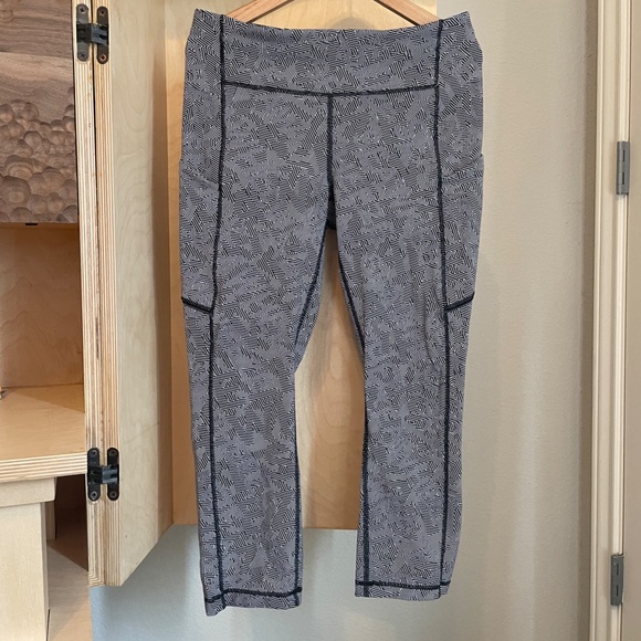 SeaWheeze Lululemon Speed Up Crop 21" - Size 6 - Like new - Picture 1 of 13